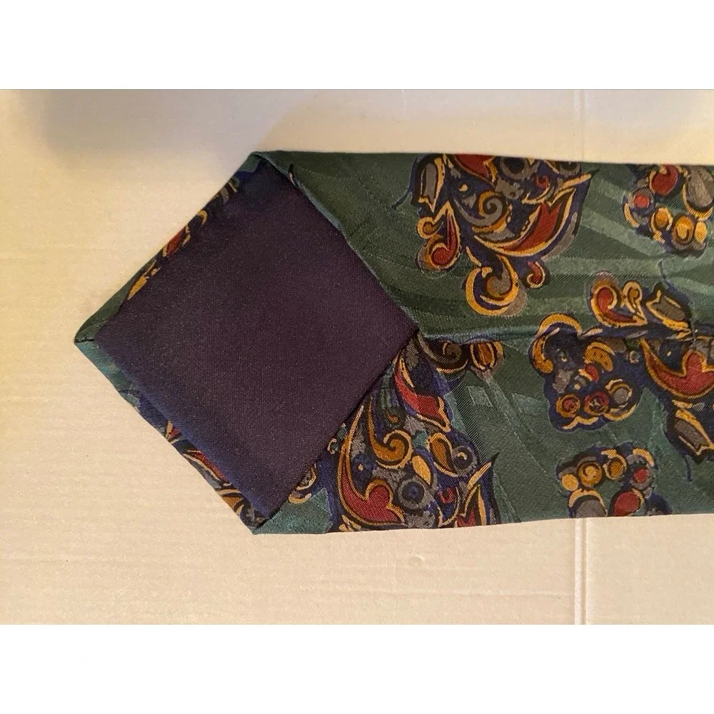 Ports International Mens Silk Tie Green Abstract Paisley Butterfly Hand Made